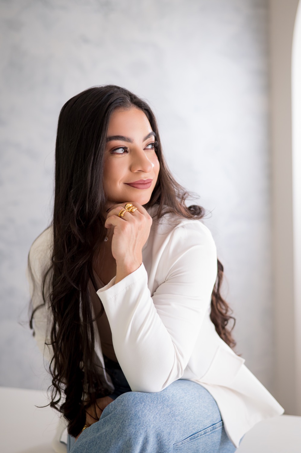 Bruna Mariana, psicóloga, em retrato profissional